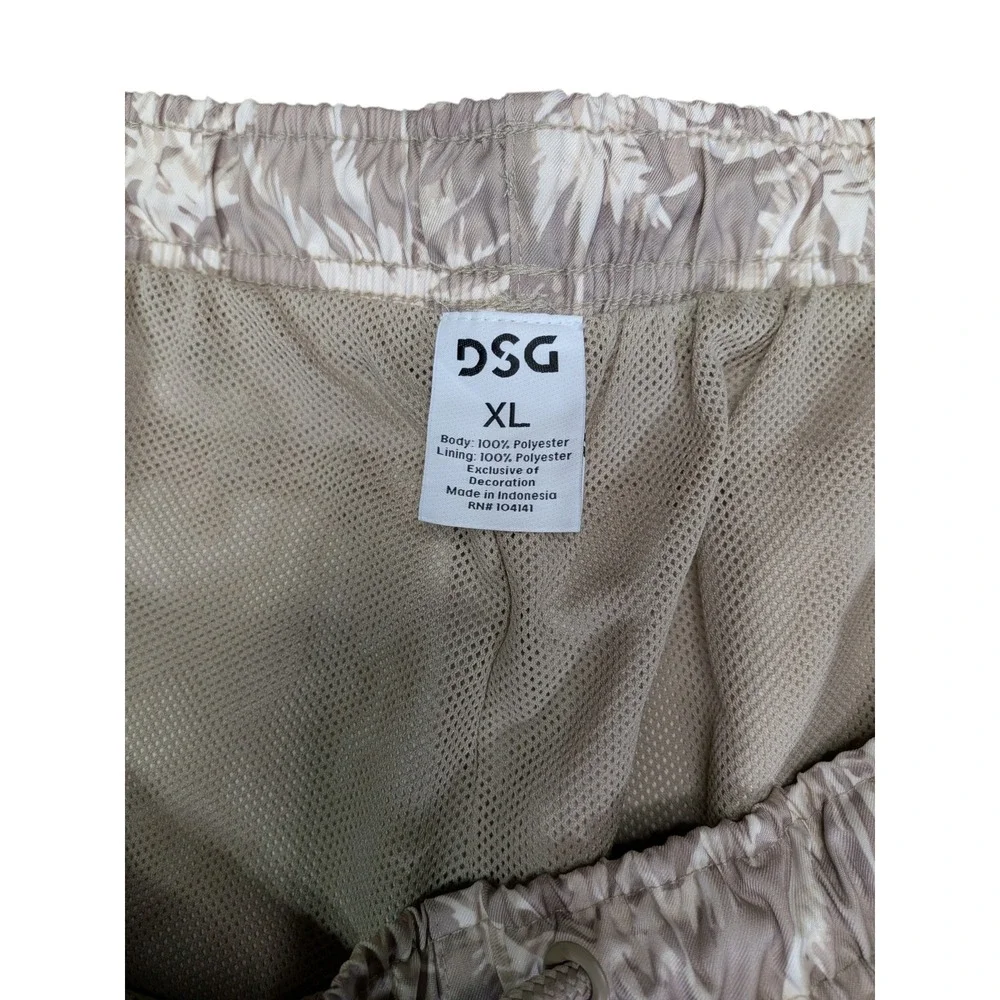 DSG Mens Rec Short XL Relaxed Fit 6 Inseam Palm Tree Khaki Water Repellent NEW